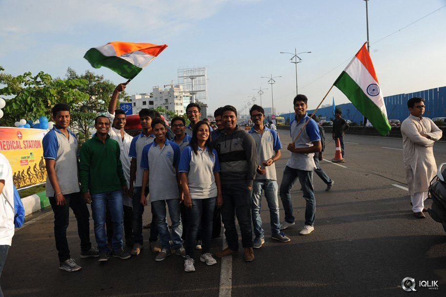 Srimanthudu-Movie-Team-at-HBC-Chak-De-India-Ride